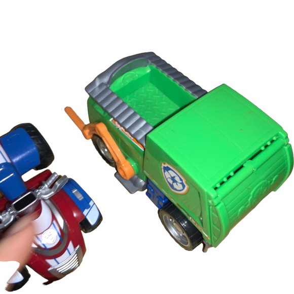Paw Patrol Garbage Truck Race Car Figures and Badges - Picture 5 of 16